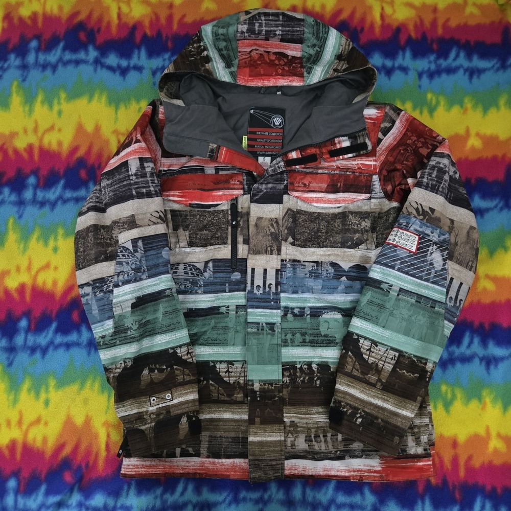 Men's Size Small Snowboard Jacket From Burton's "The White Collection"